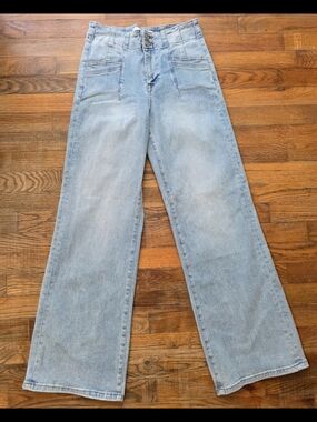 High-Rise Wide-Leg Light Blue Jeans